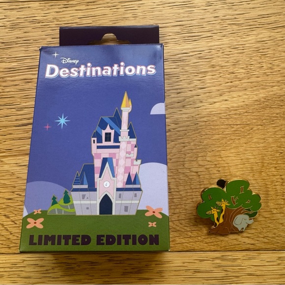 DESTINATION D23 2025 MOG Destinations Kingdom Tree Of Life Mystery LE 500 PIN - Picture 1 of 4